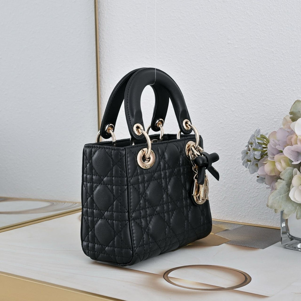 Premium Mirror Quality Quilted Leather Lady Bags with Gold Hardware