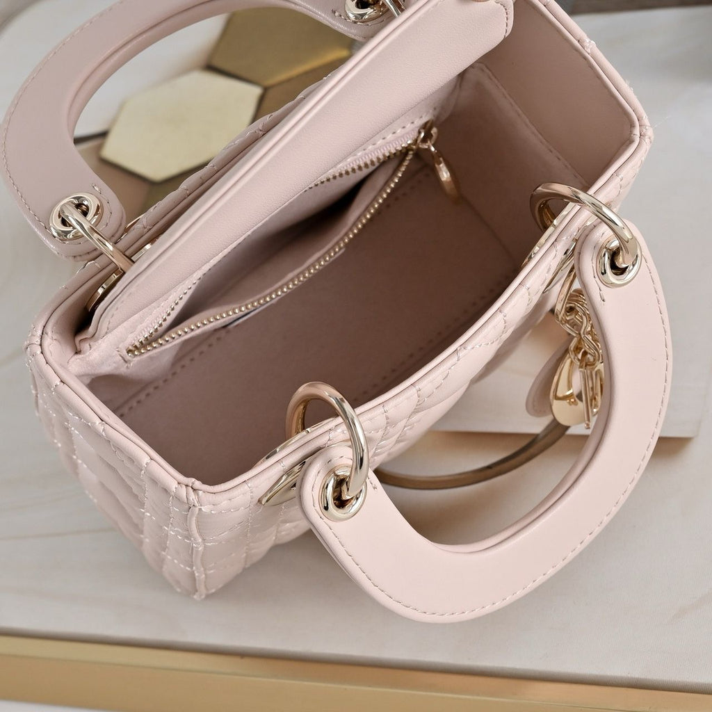 Premium Mirror Quality Quilted Leather Lady Bags with Gold Hardware