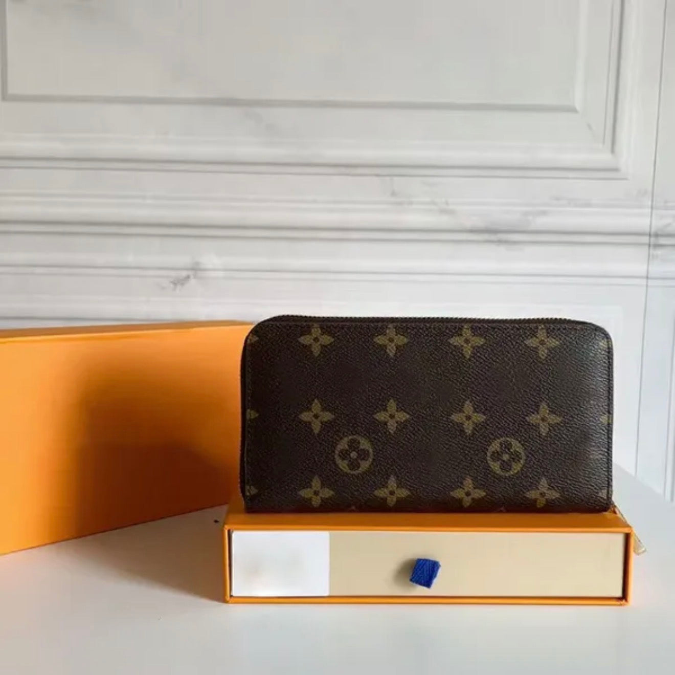 Premium Mirror Quality Zippy wallet Classic Pattern