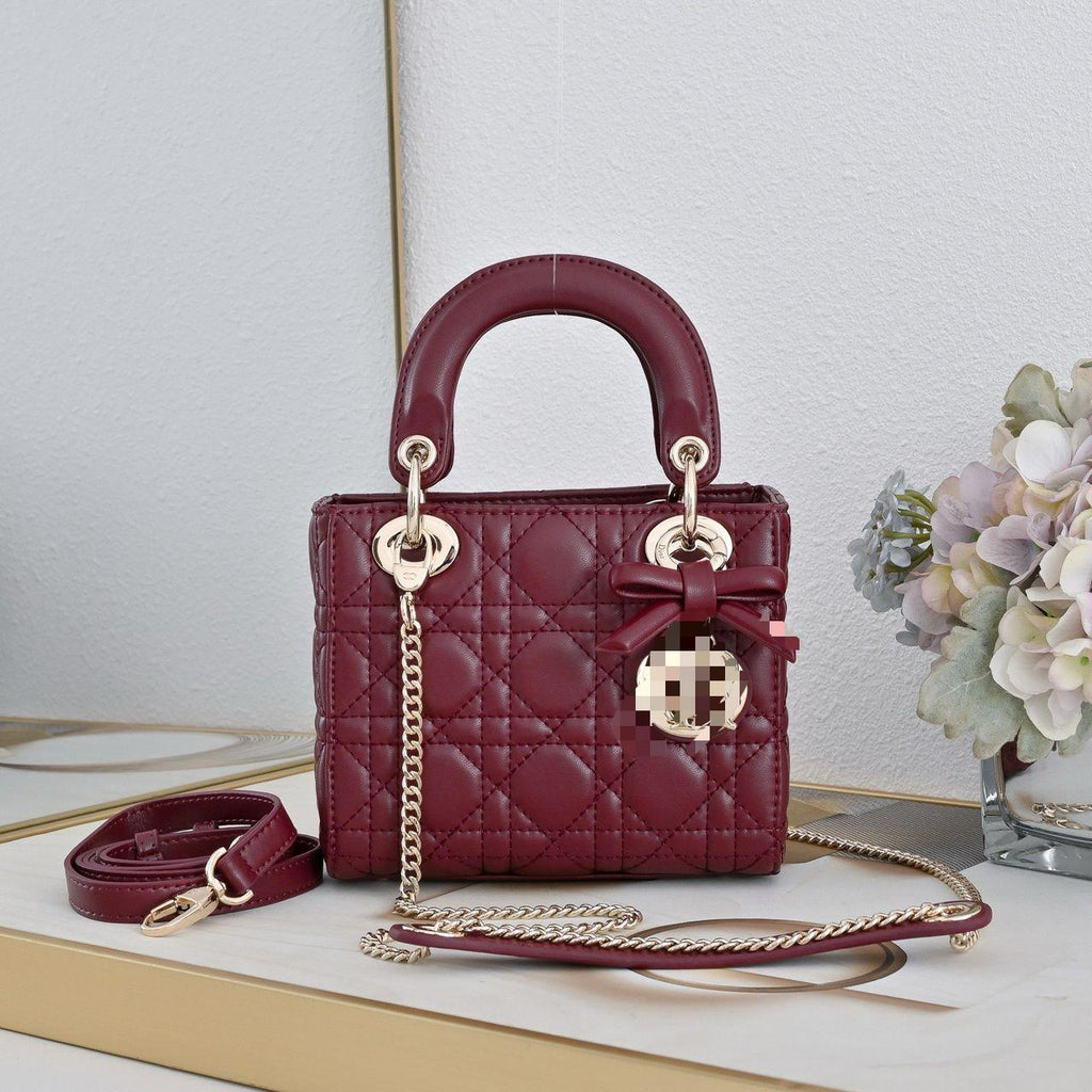 Premium Mirror Quality Quilted Leather Lady Bags with Gold Hardware
