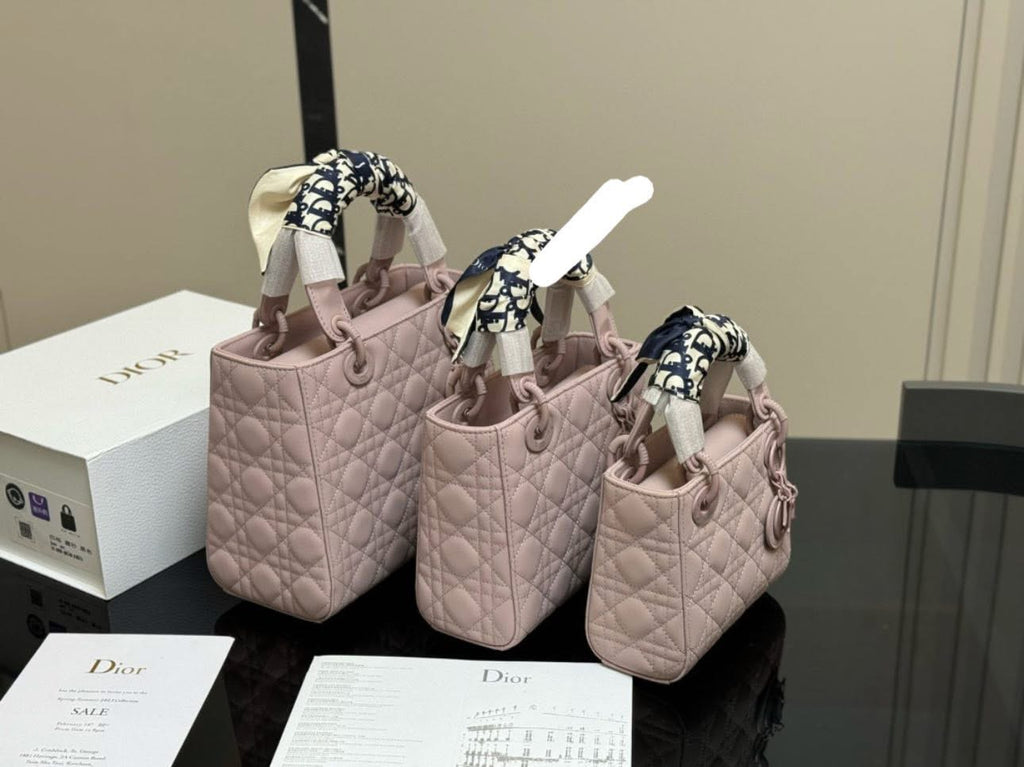 Premium Mirror Quality Lady Bags with matching hardware